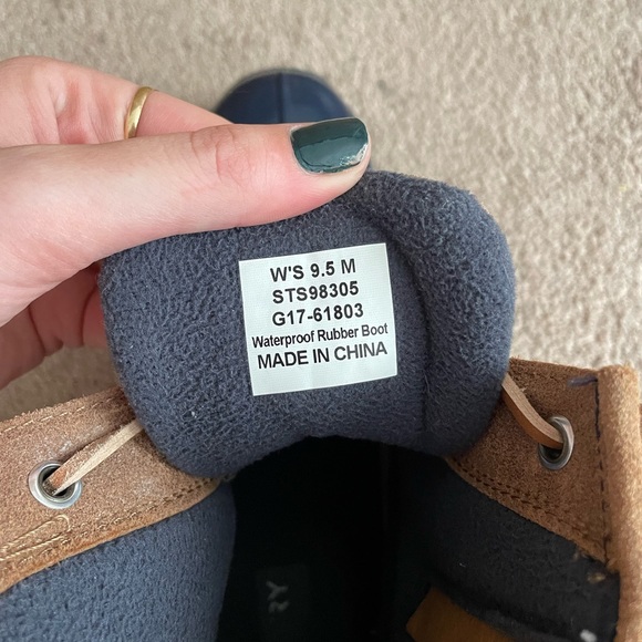 Navy Sperry Duck Boots - Picture 4 of 5